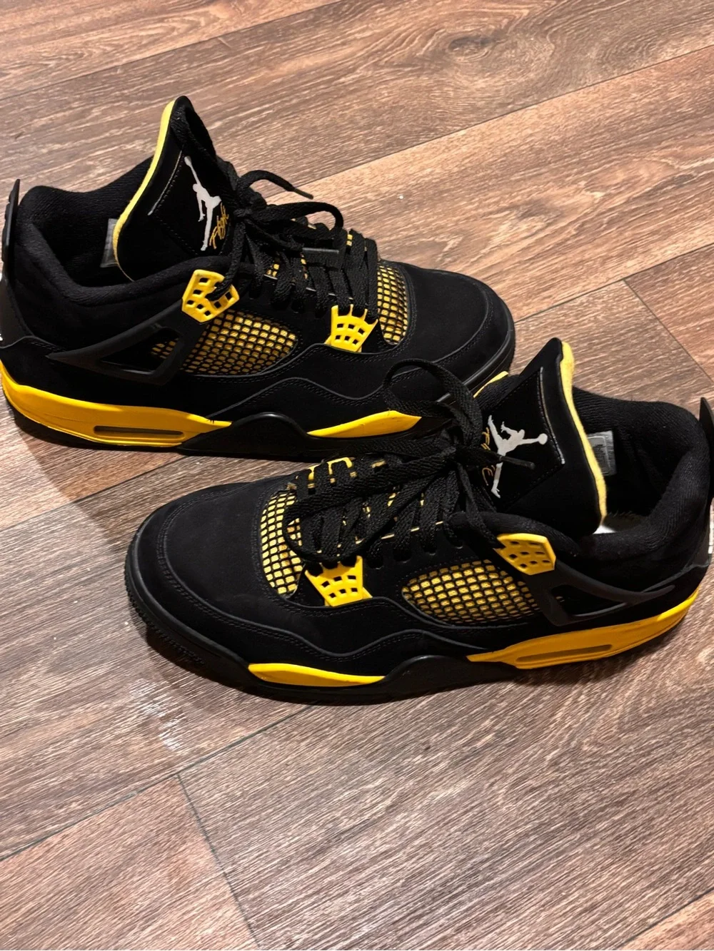 Air Jordan 4 Retro “Thunder” Size 10